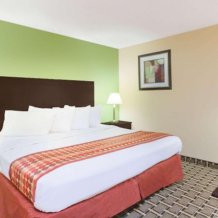 Days Inn & Suites By Wyndham Madison Heights Mi Exteriör bild