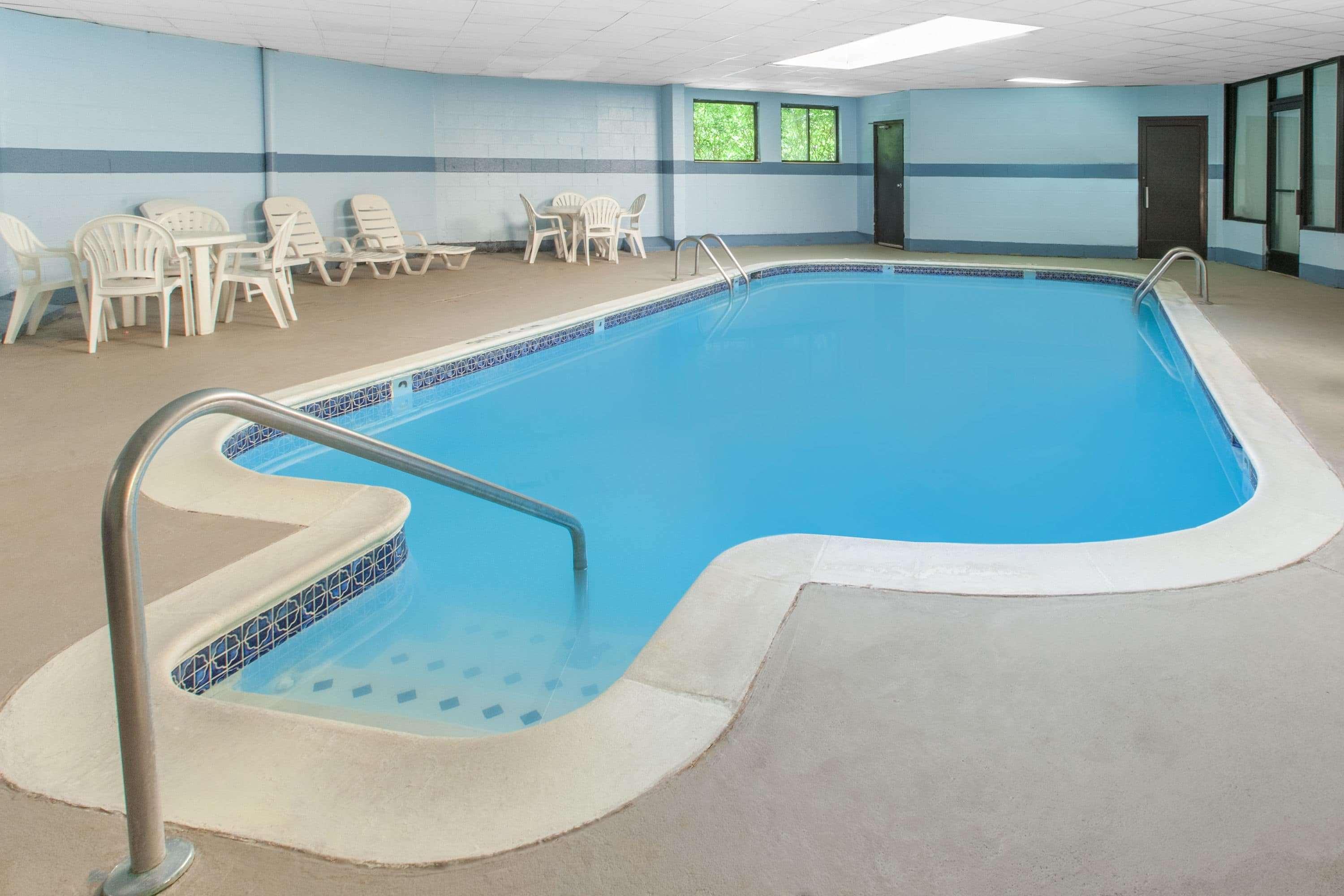 Days Inn & Suites By Wyndham Madison Heights Mi Exteriör bild