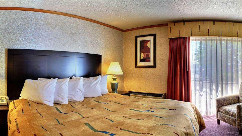 Days Inn & Suites By Wyndham Madison Heights Mi Exteriör bild