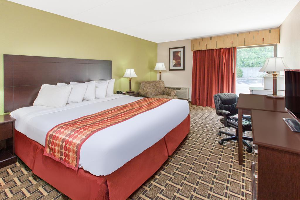 Days Inn & Suites By Wyndham Madison Heights Mi Exteriör bild