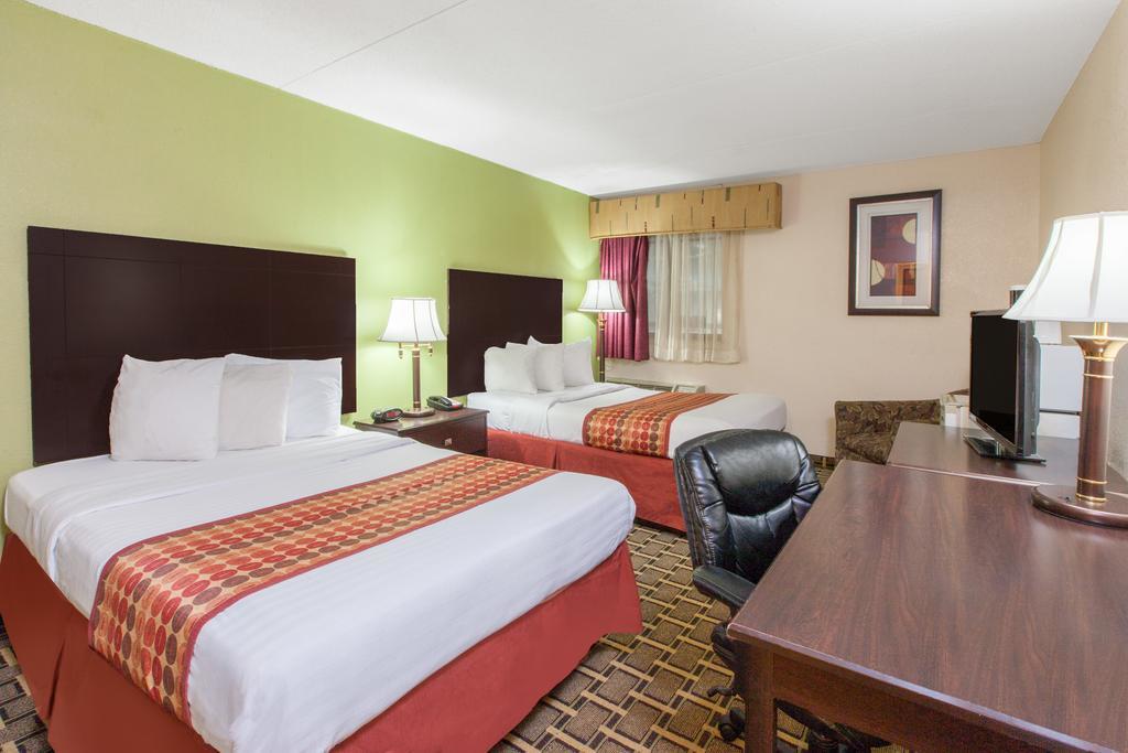 Days Inn & Suites By Wyndham Madison Heights Mi Exteriör bild