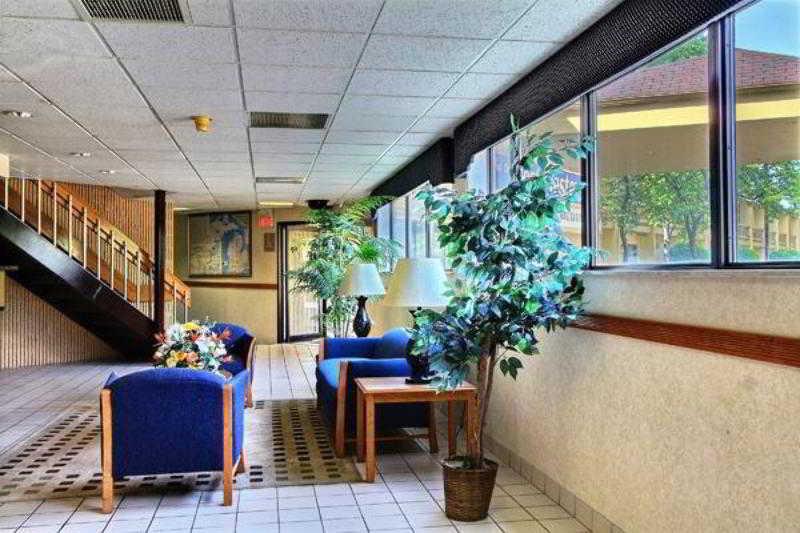 Days Inn & Suites By Wyndham Madison Heights Mi Exteriör bild