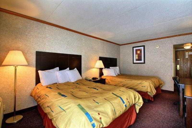 Days Inn & Suites By Wyndham Madison Heights Mi Exteriör bild