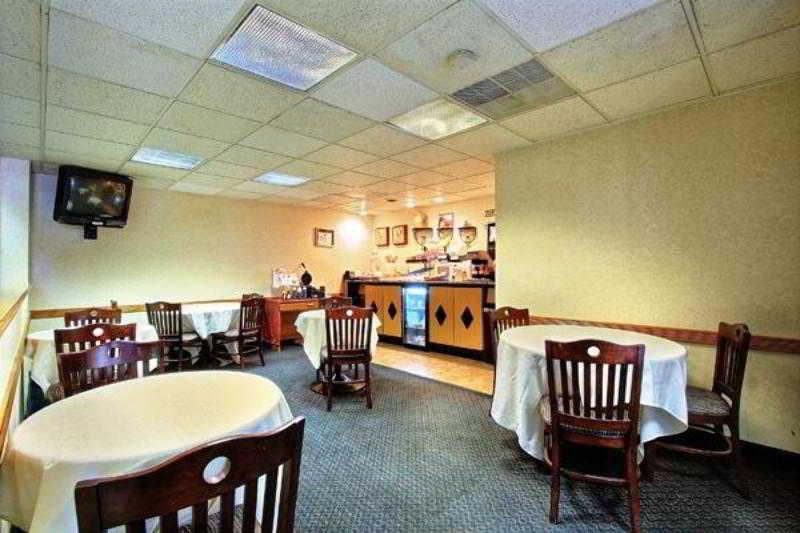 Days Inn & Suites By Wyndham Madison Heights Mi Exteriör bild