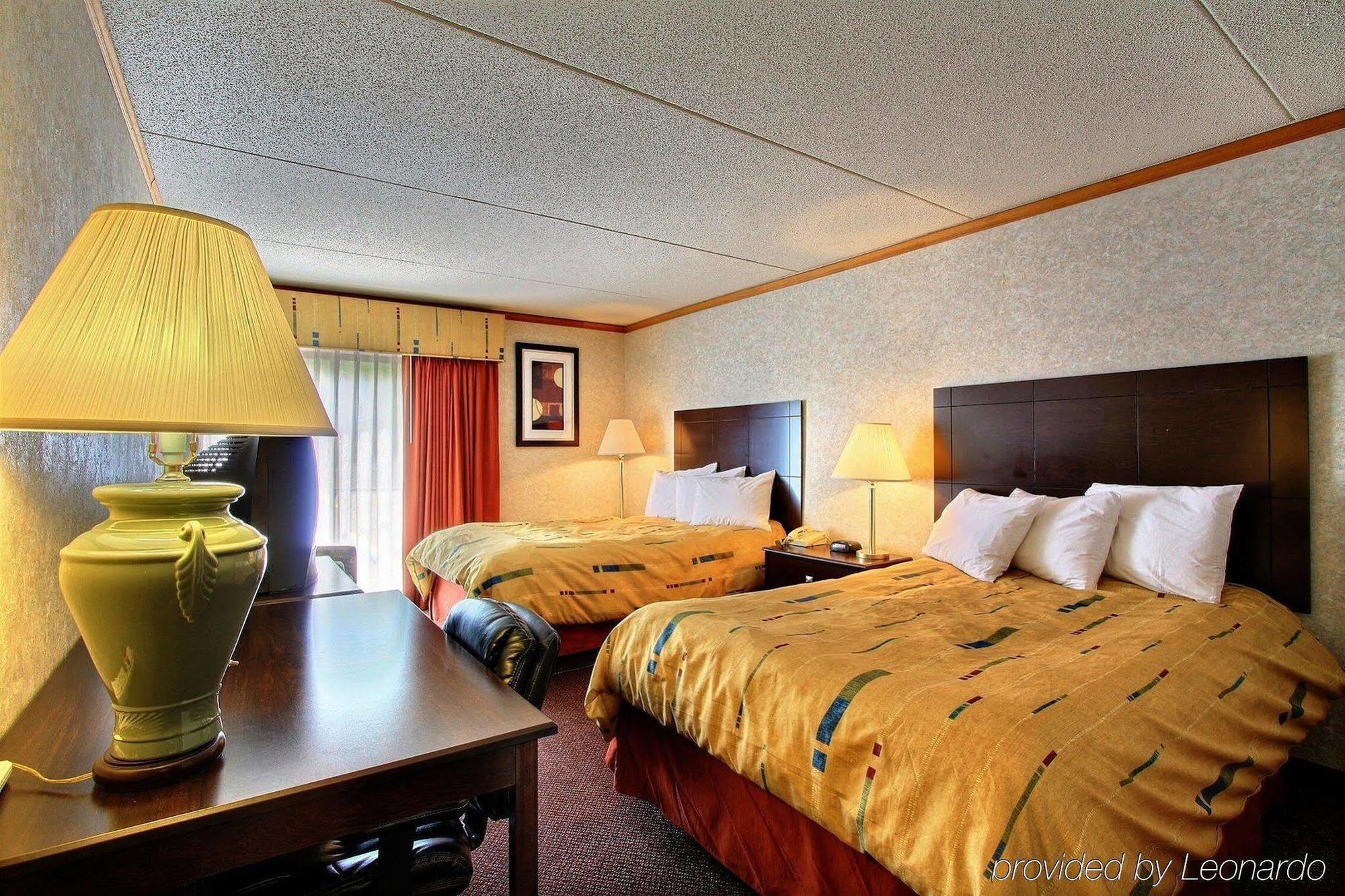 Days Inn & Suites By Wyndham Madison Heights Mi Exteriör bild